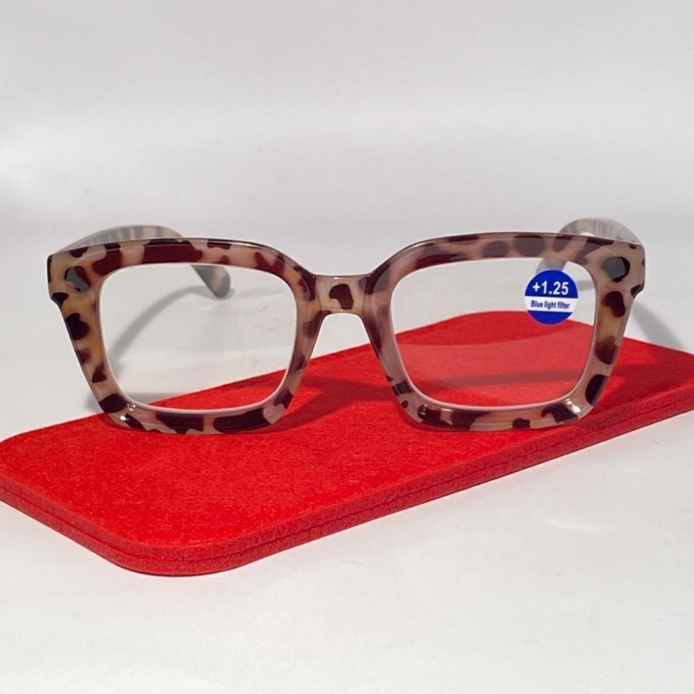 1185 Claudia 1.25 Light Tortoise Oversize Reading Glasses Square Concave NWT - Picture 2 of 9